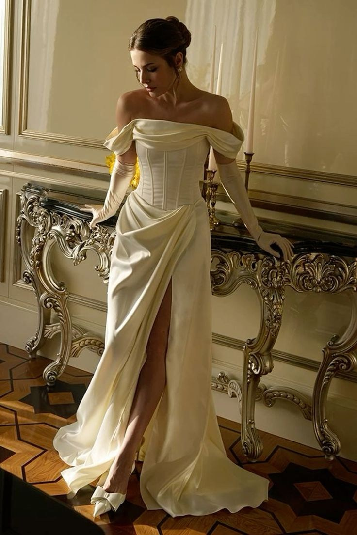 Образ невесты. Платье, макияж и укладка. Валеева Виктория | Свадебный фотограф в Ростове-на-Дону и Москве