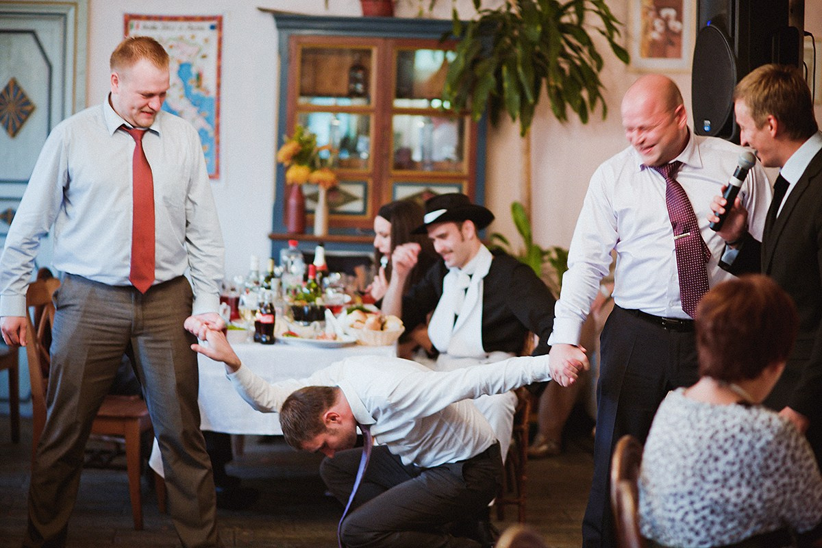Свадебная прогулка Алекса и Даши. Фотограф крещение венчание в Петербурге! Помогает подобрать храм и посоветовал душевного батюшку в СПб