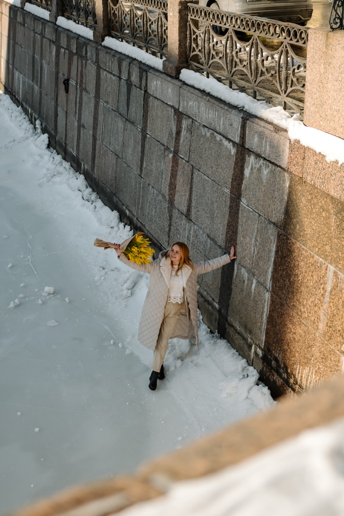 Прогулка с цветами по улицам и каналам. Свадебный и семейный фотограф в Санкт-Петербурге Елена Худякова