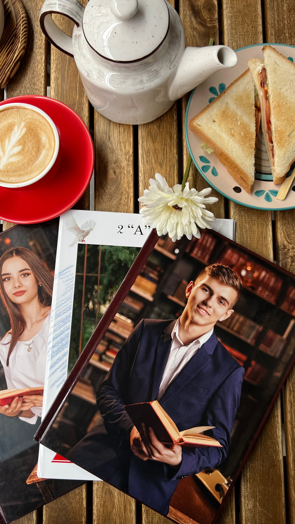 Школьные фотокниги. Семейный и детский фотограф в Саратове Акефьева Анна