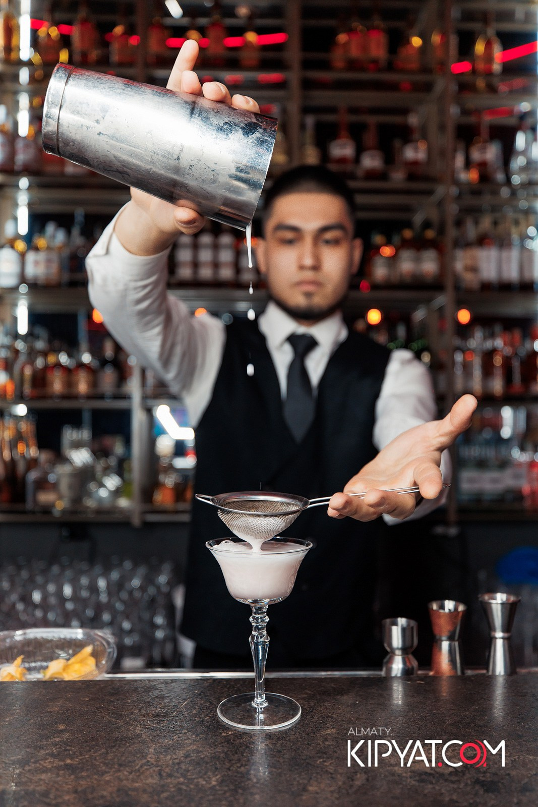 FRIENDS TERRACE & BAR. КИПЯТКОМ АЛМАТЫ! Фотосъемка мероприятий в Алматы