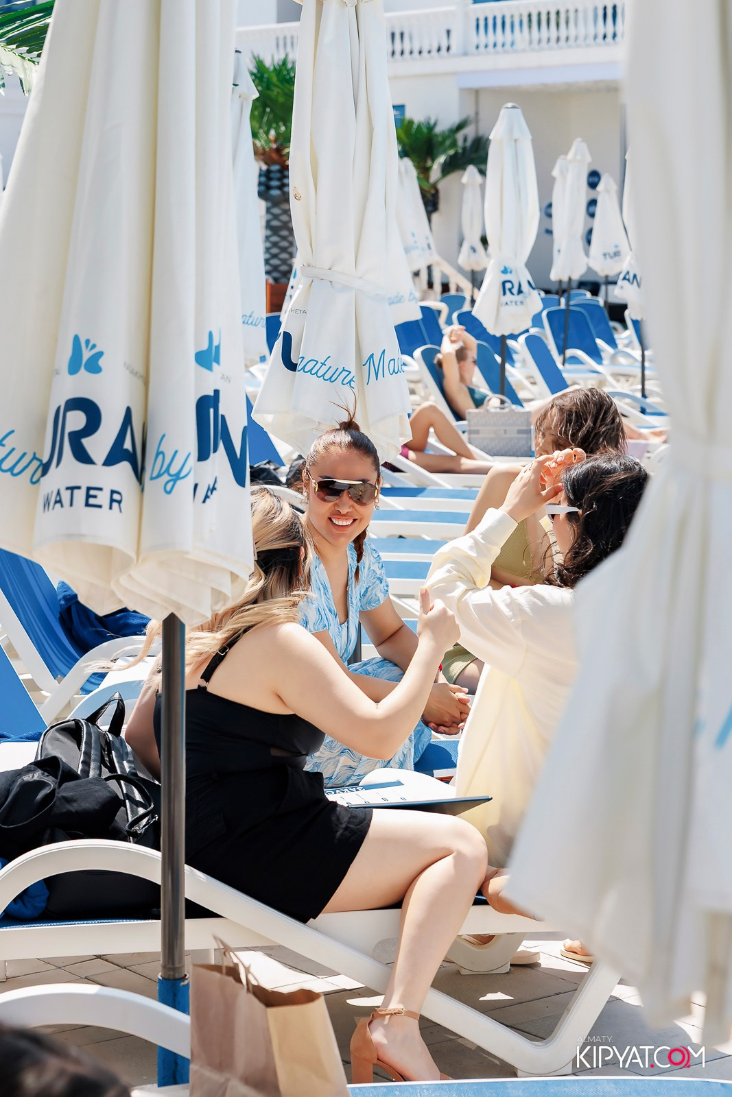 ЗАКРЫТАЯ ВЕЧЕРИНКА В ЧЕСТЬ ОТКРЫТИЯ СЕЗОНА SUMMER POOL BRUNCH. КИПЯТКОМ АЛМАТЫ! Фотосъемка мероприятий в Алматы