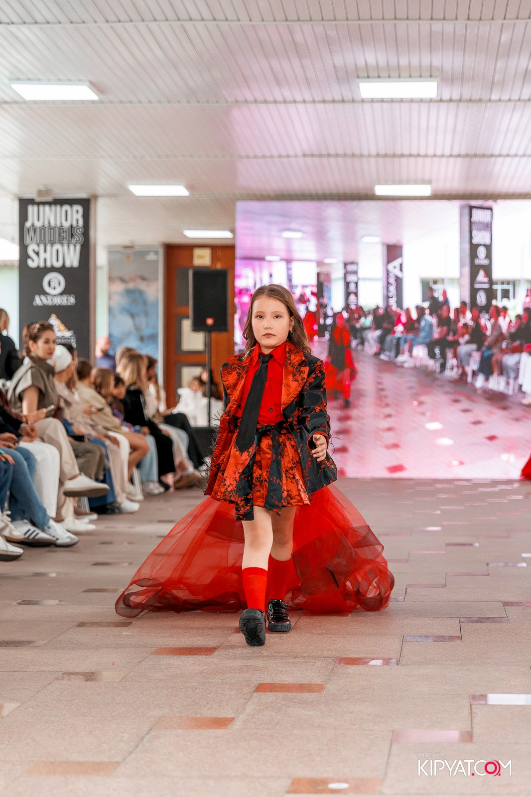 JUNIOR FASHION SHOW. КИПЯТКОМ АЛМАТЫ!