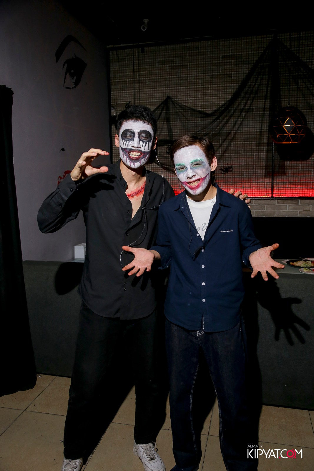 ARAGOSTA ДИСКО-БАР. КИПЯТКОМ АЛМАТЫ!