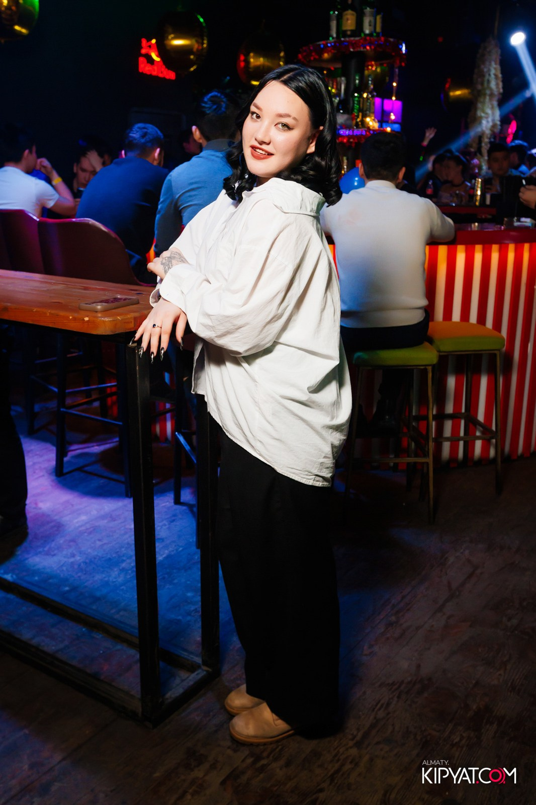 UYAT EMES BAR. КИПЯТКОМ АЛМАТЫ!