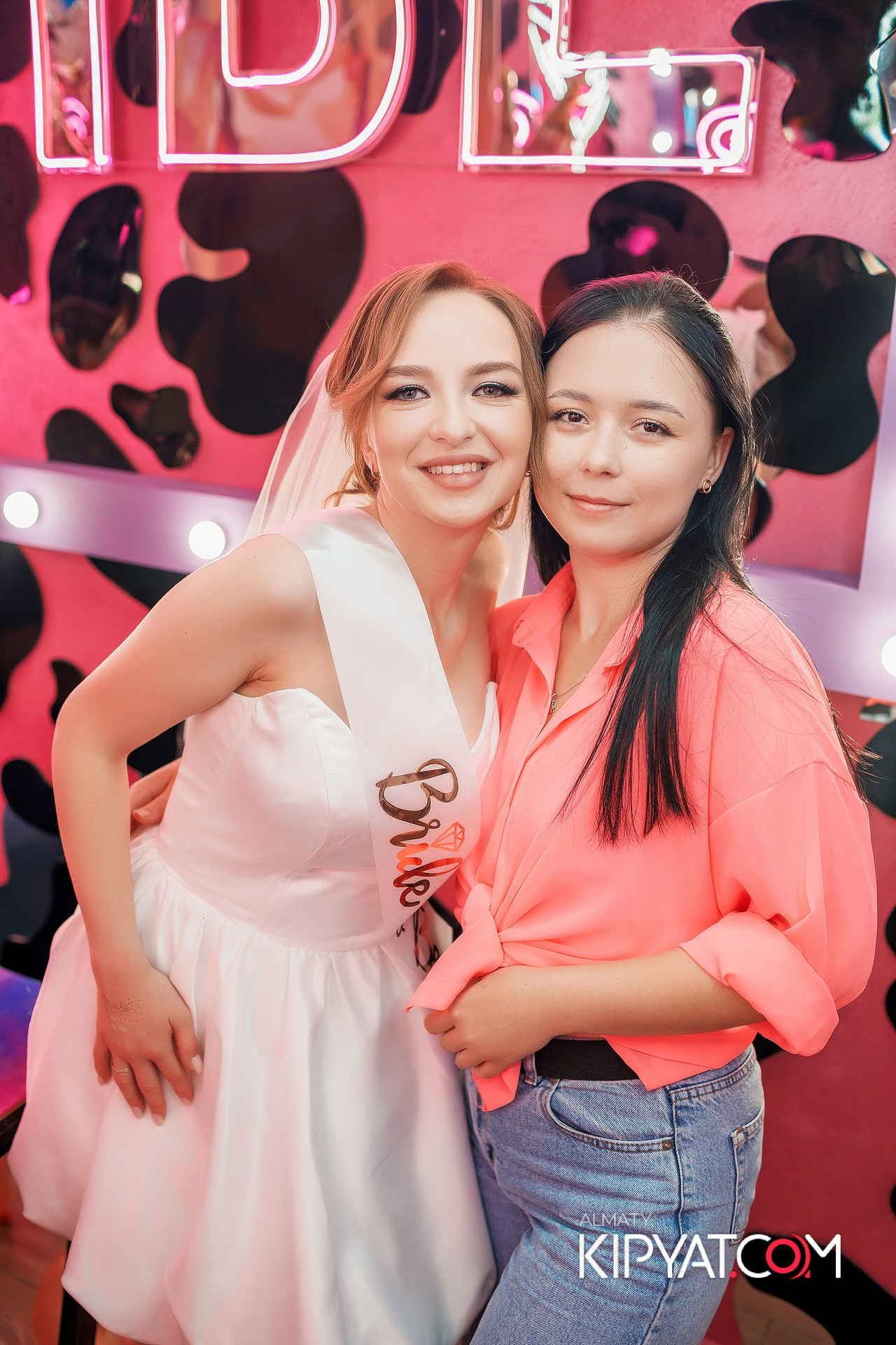 Ухо и Медведь на Курмангазы. КИПЯТКОМ АЛМАТЫ!