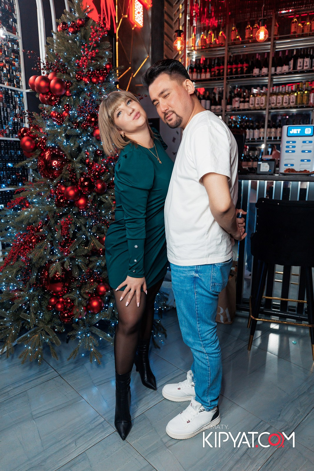 FRIENDS BAR & TERRACE. КИПЯТКОМ АЛМАТЫ!