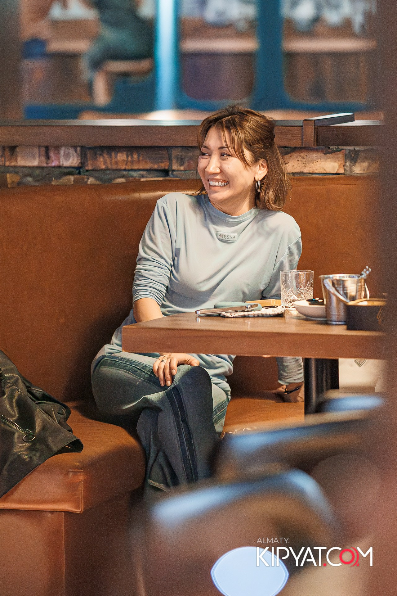 СОЛЬНЫЙ СТЕНДАП КОНЦЕРТ АЛЕКСАНДРА МЕРКУЛЬ. КИПЯТКОМ АЛМАТЫ!