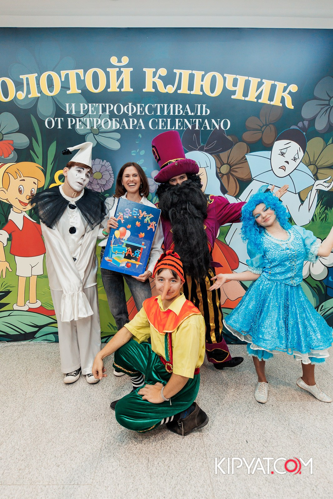 ЗОЛОТОЙ КЛЮЧИК И РЕТРОФЕСТИВАЛЬ ОТ РЕСТОБАРА CELENTANO. КИПЯТКОМ АЛМАТЫ!