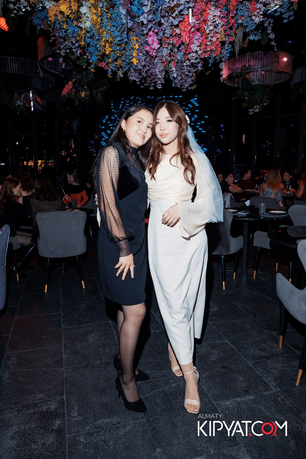 FRIENDS BAR & TERRACE. КИПЯТКОМ АЛМАТЫ! Фотосъемка мероприятий в Алматы