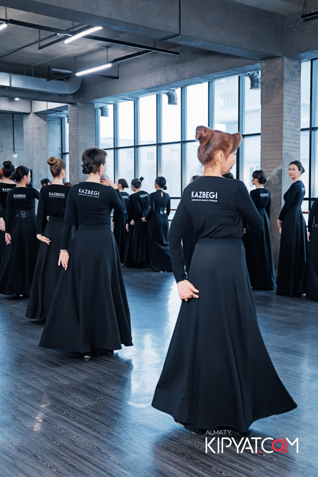 BLOCKBUSTER ТАНЦЕВАЛЬНАЯ АКАДЕМИЯ. КИПЯТКОМ АЛМАТЫ!