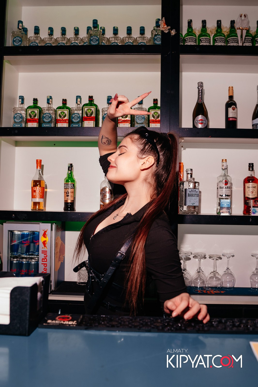 UYAT EMES BAR. КИПЯТКОМ АЛМАТЫ!