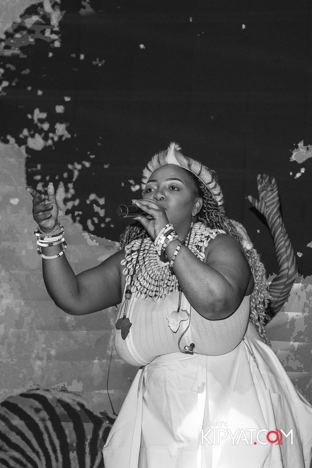 SANTA BARBARA — ВЫСТУПЛЕНИЕ LIZWI. КИПЯТКОМ АЛМАТЫ!