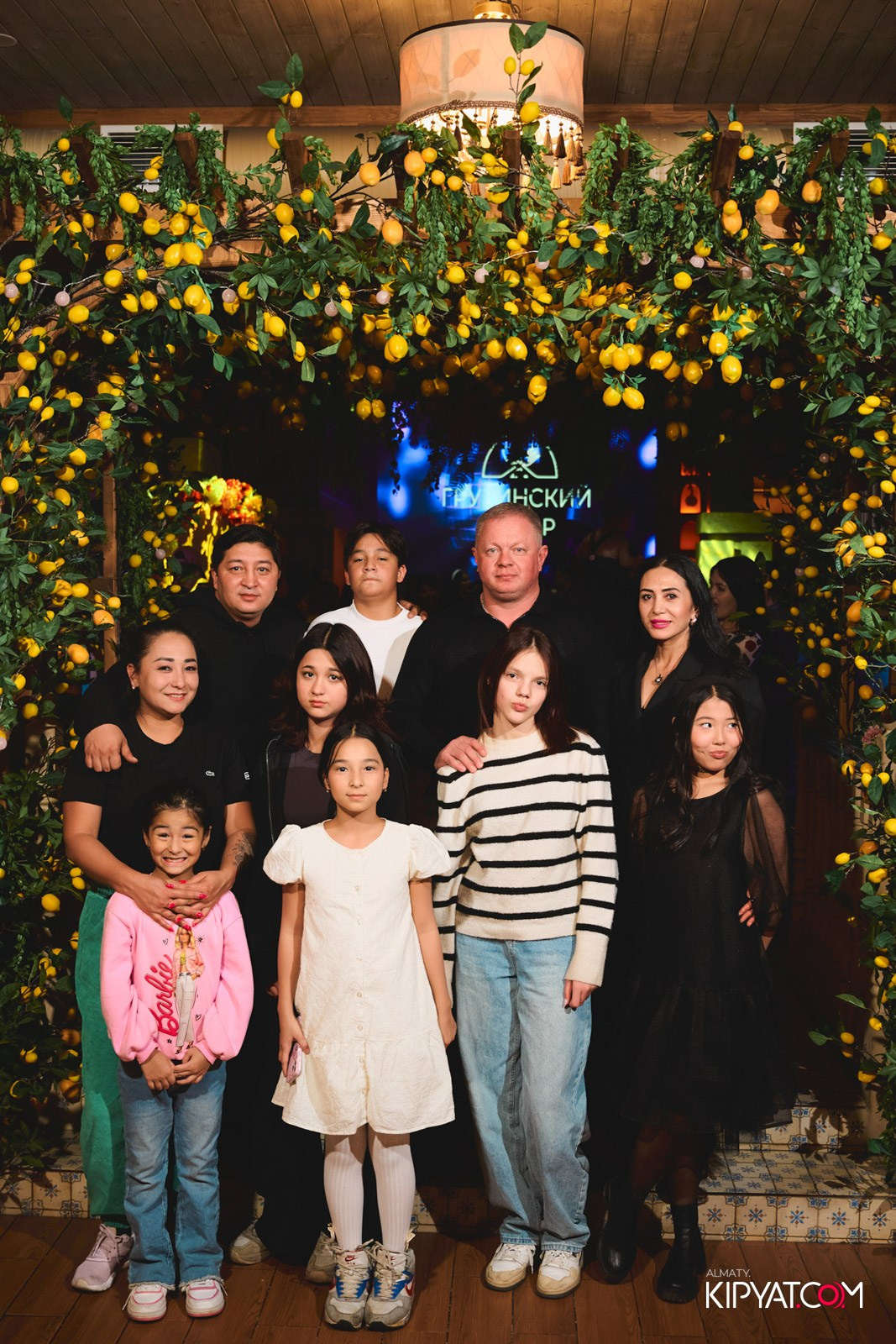 ГРУЗИНСКИЙ ДВОР НА КАБАНБАЙ БАТЫРА. КИПЯТКОМ АЛМАТЫ!