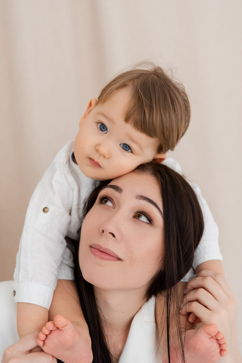 Мама и сын. Портретный и репортажный фотограф в Астане Роман Григоров