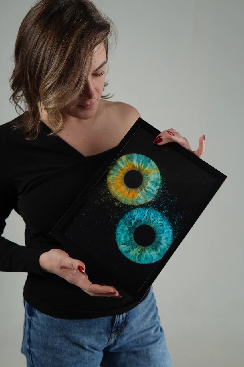 Примеры фото. Фото радужки глаза LOOK IN