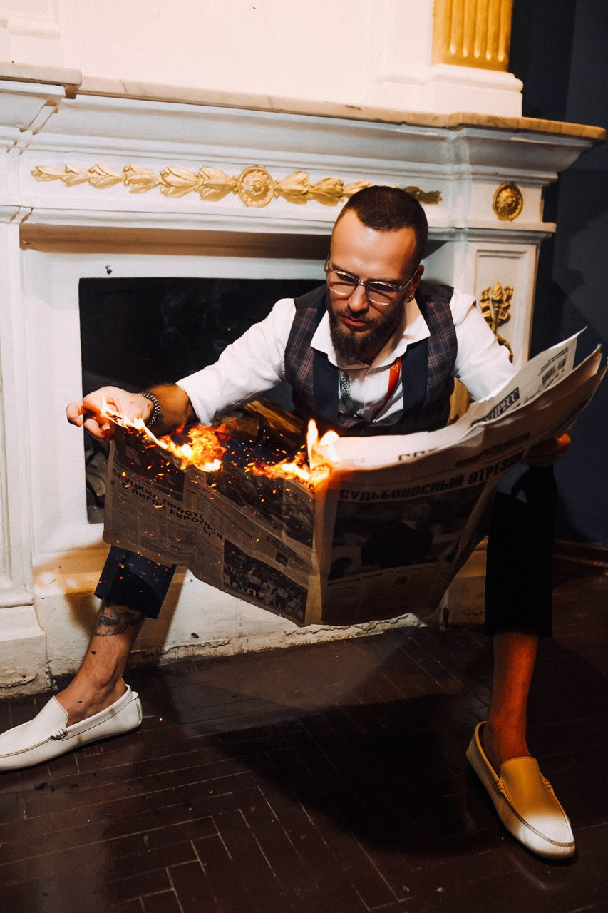 Современная концептуальная фотография о теле, уязвимости и идентичности. Визуальная практика на стиле честности, пост-иронии и искусства.Рекламная фотография, Концептуальная фотография, Современный художник, Психология, Коммерческий фотограф, Репортажный фотограф, Стрит фотография, Арт, Сюрреализм, Мобильная фотография, Снято на айфон, Дима Бурза