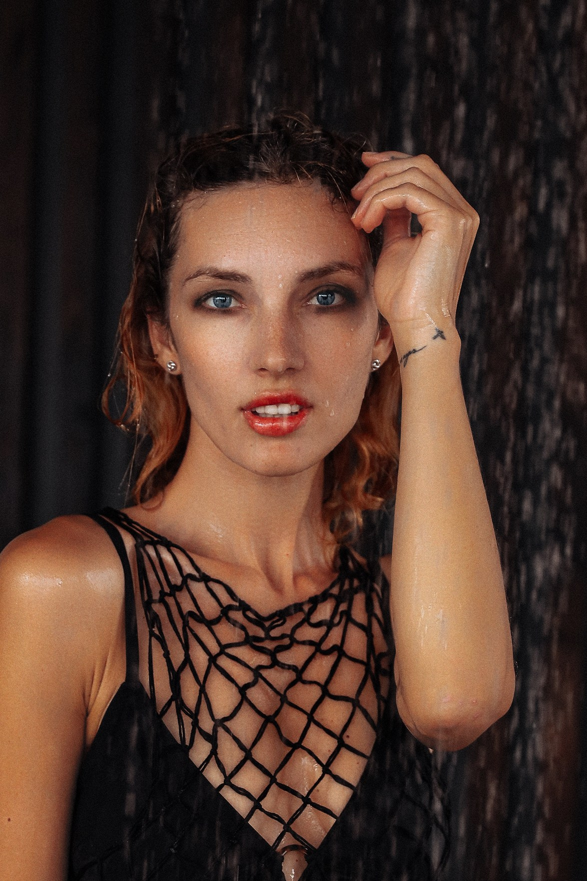 Portrait women’s photo session at the Photo Studio. Professional photographer in Sochi Victoria Joy. Teaching Photography