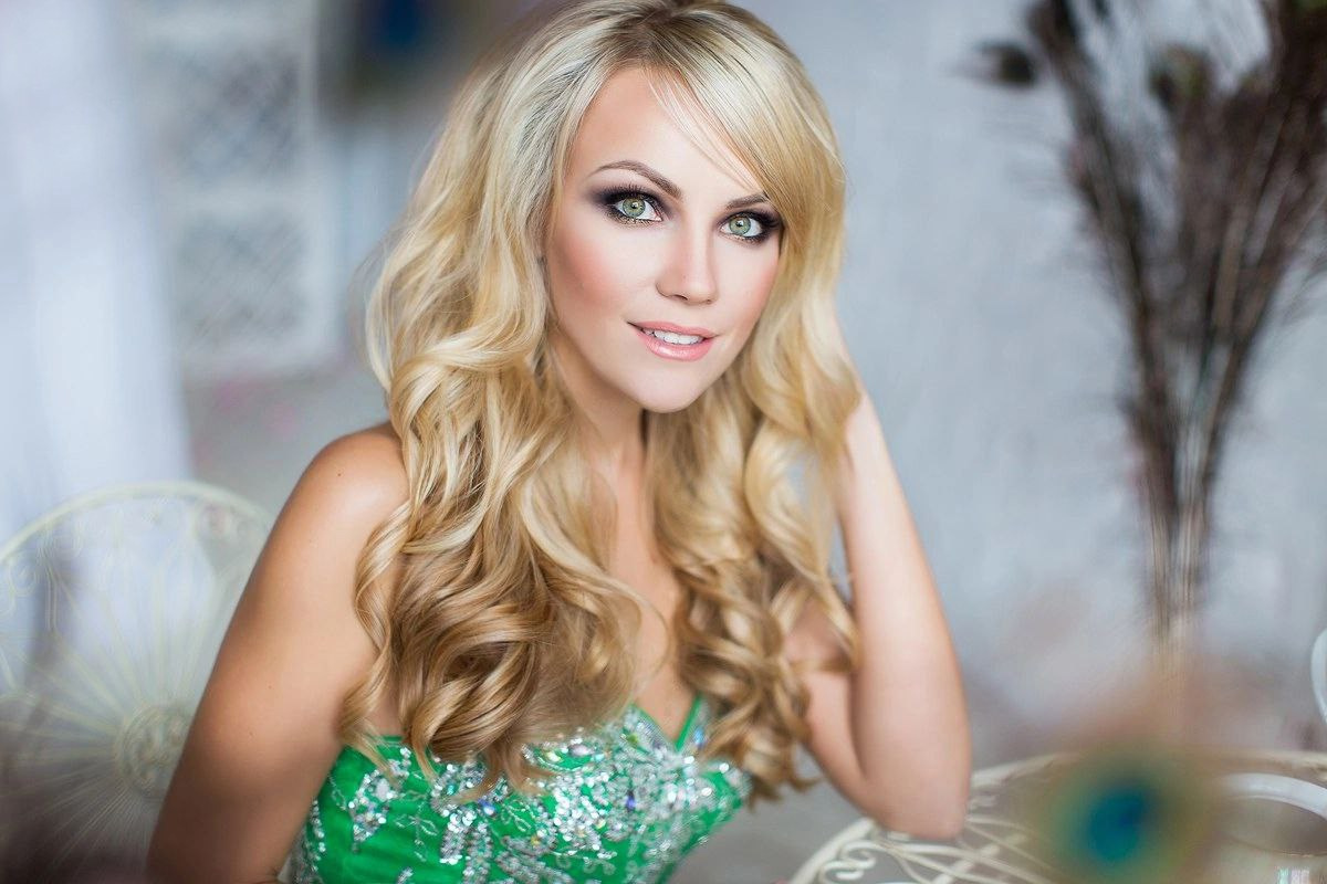 Женский портрет. Женский фотограф в Санк-Петербурге и Москве — фотосессия девушки в студии, портрет, фотосъемка