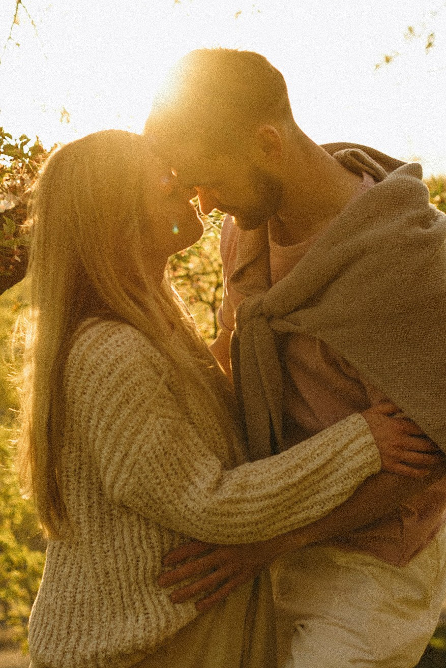 Valya und Vanya. Polina Sobol — family & documentary photographer in Bern. Outdoor & urban photo sessions for families, kids and couples