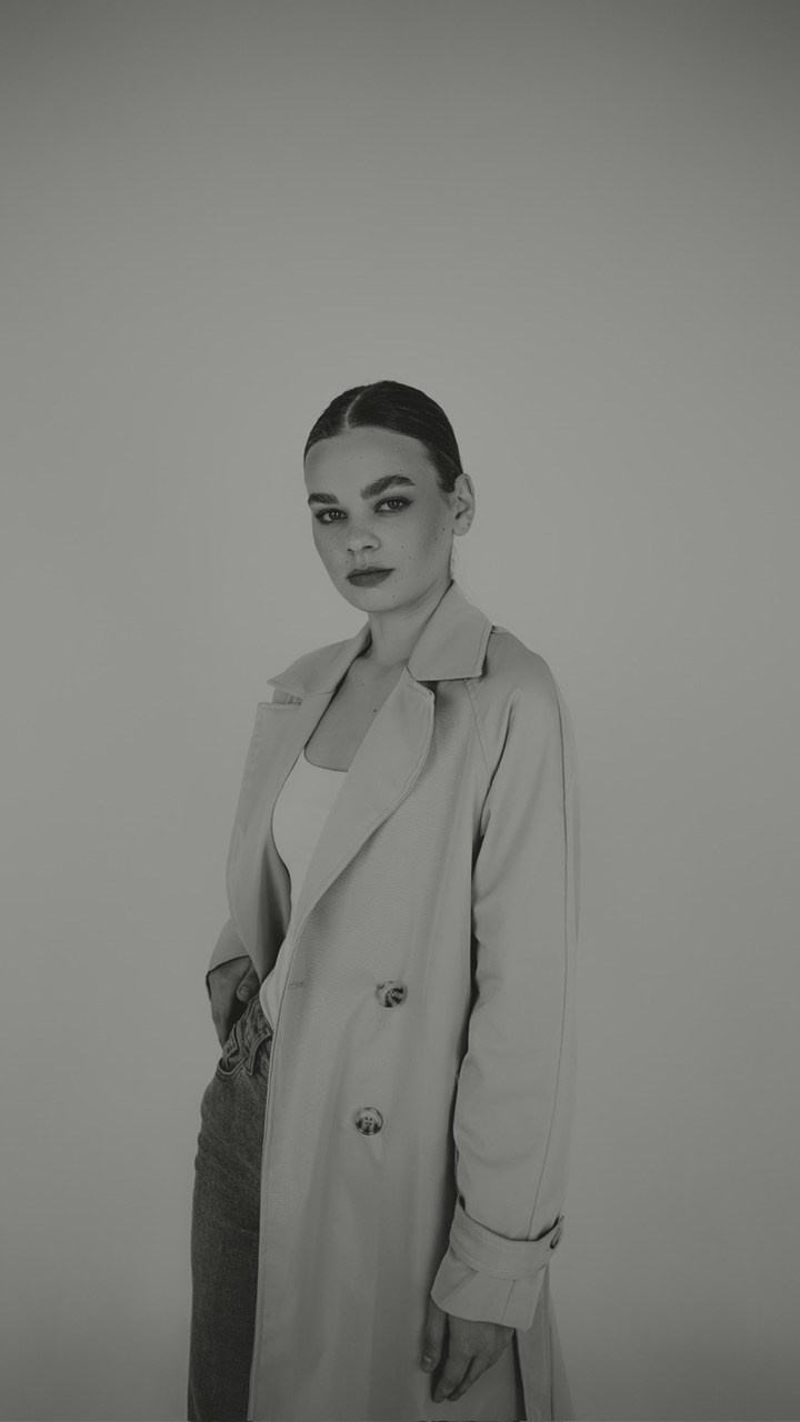 Черно-белая фотосессия на циклораме в фотостудии Новочеркасска «Рафинад». Свадебный фотограф в Ростове-на-Дону. Таинство Крещения и Венчания, семейные фотосессии. Алёна Чёботова