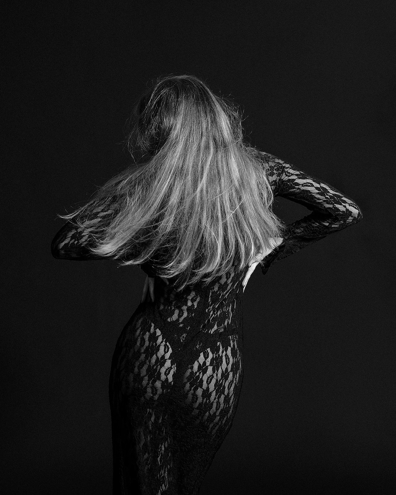 Портретная фотосессия | Катерина в студии Black & White | Фотограф Дарья Едапина Новосибирск. Фотограф Дарья Едапина Новосибирск