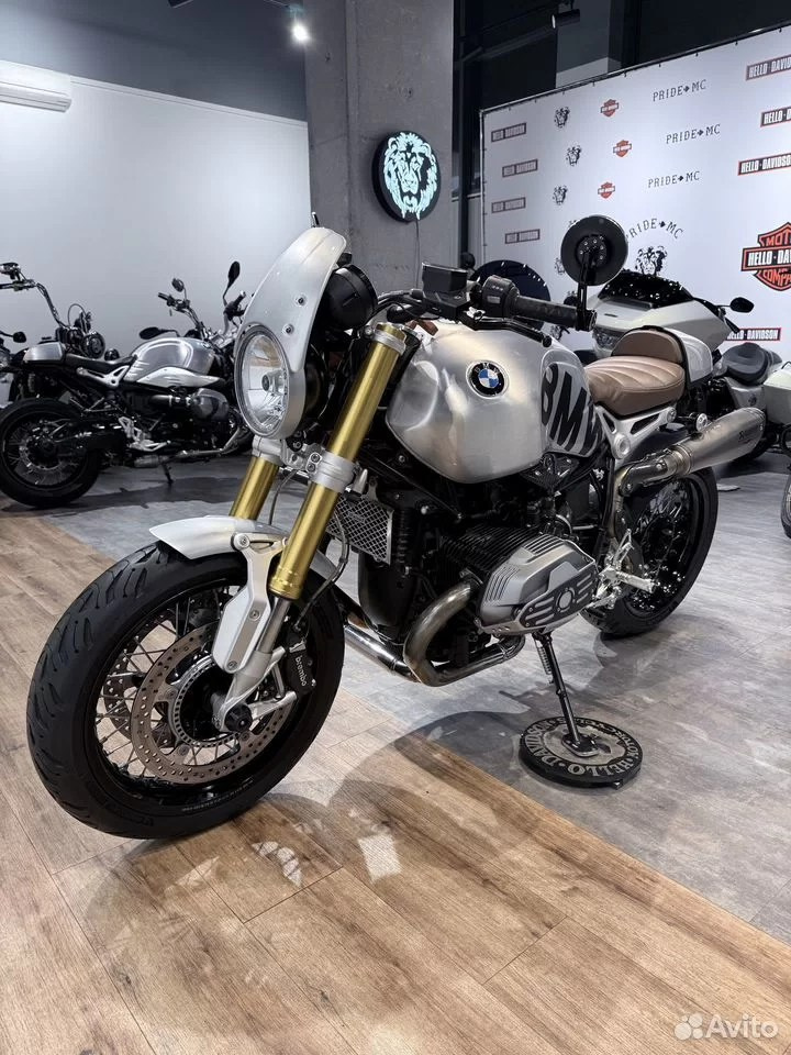 Купить BMW R9T (Street Scrambler) — подробнее на сайте. Hello Davidson, Москва. Только хорошие мотоциклы…