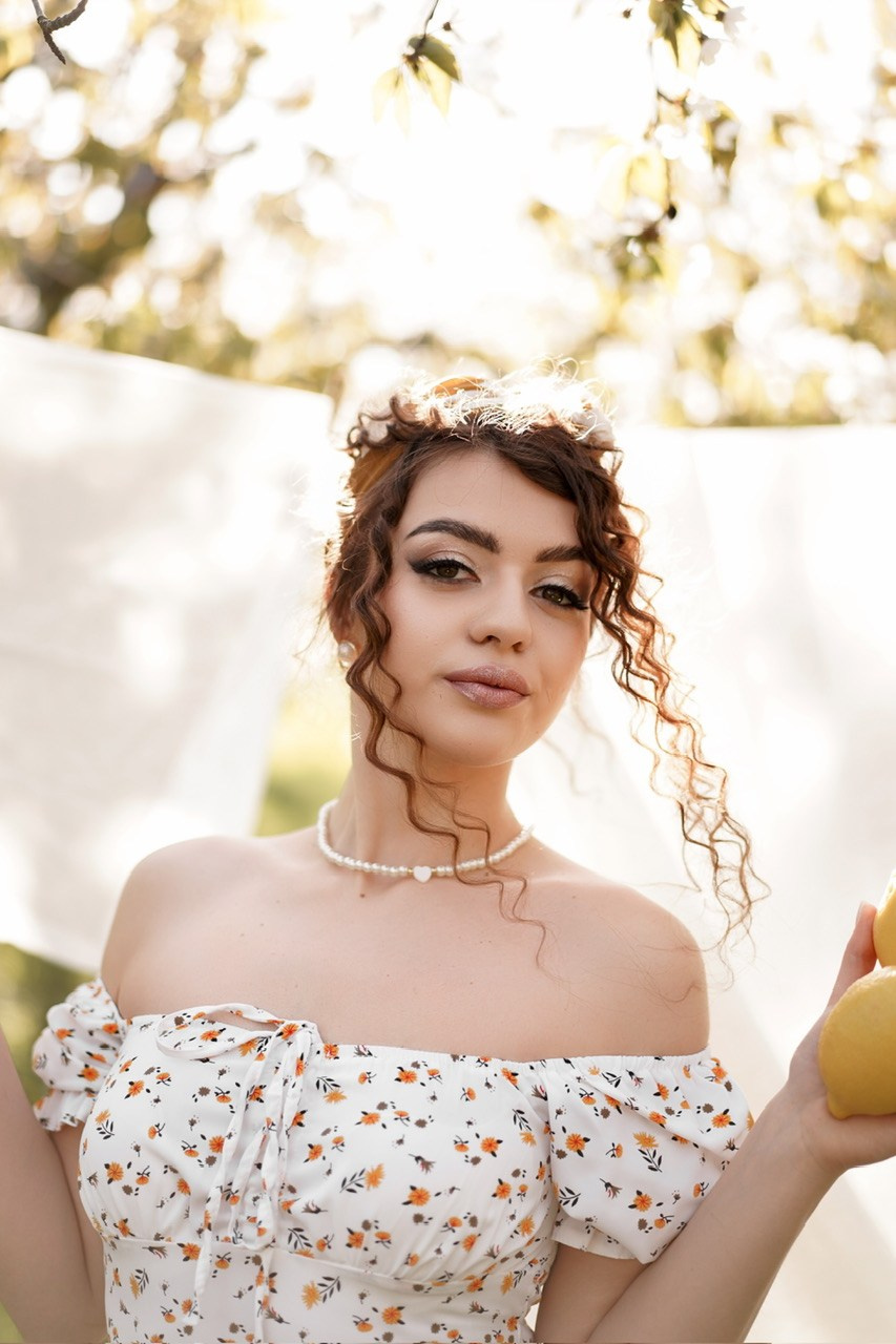 Девушка с лимонами. Свадебный фотограф в Ростове-на-Дону. Таинство Крещения и Венчания, семейные фотосессии. Алёна Чёботова