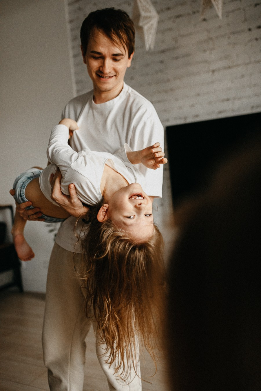 Костя, Яна, Кристина, Леон | дома