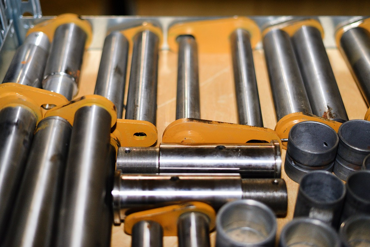 Центр технического обслуживания. Фотограф Сергей Сергеев