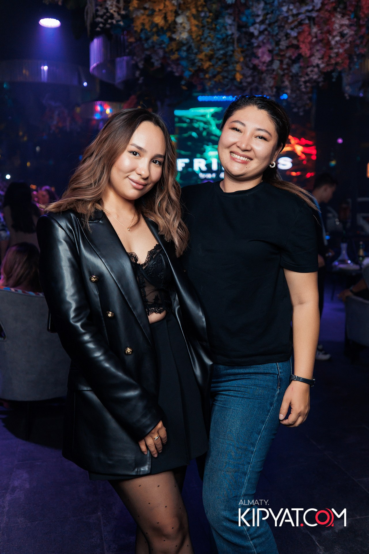 FRIENDS BAR & TERRACE. КИПЯТКОМ АЛМАТЫ! Фотосъемка мероприятий в Алматы