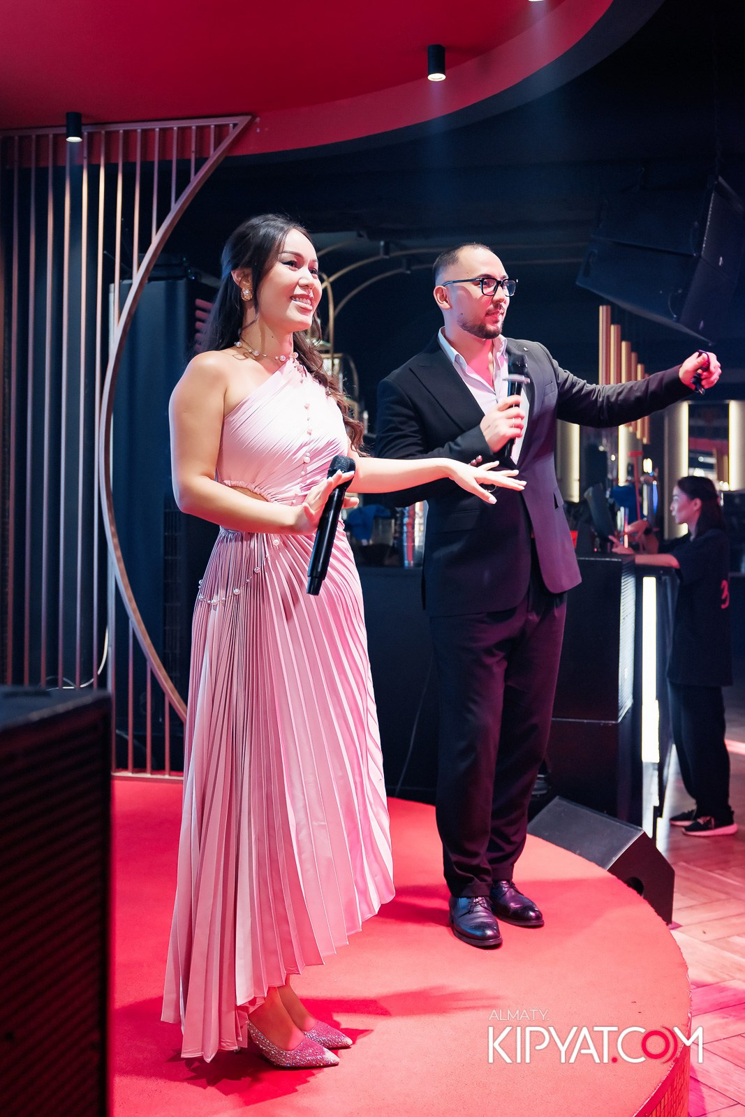 ЗАЯ, НА БИС. КИПЯТКОМ АЛМАТЫ!