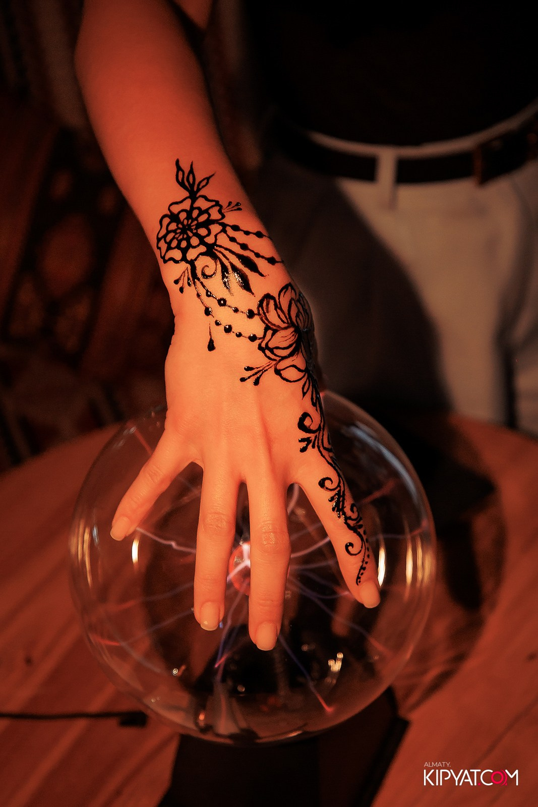 FRIENDS BAR & TERRACE. КИПЯТКОМ АЛМАТЫ!