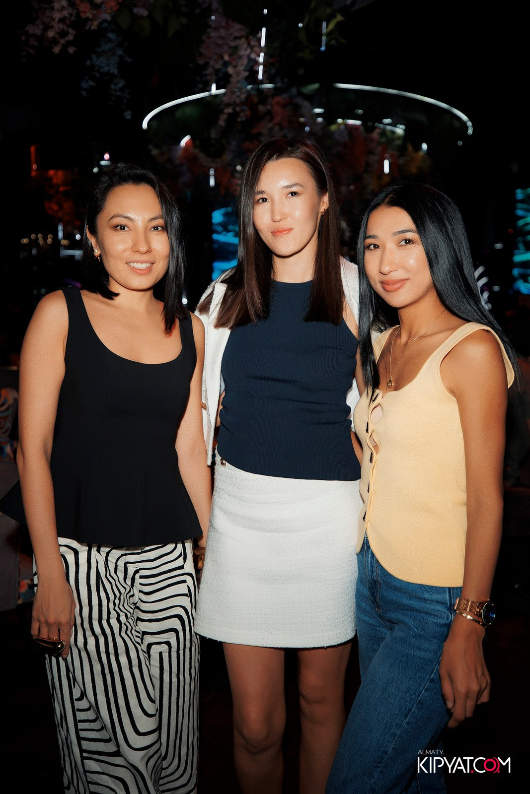 FRIENDS BAR & TERRACE. КИПЯТКОМ АЛМАТЫ!