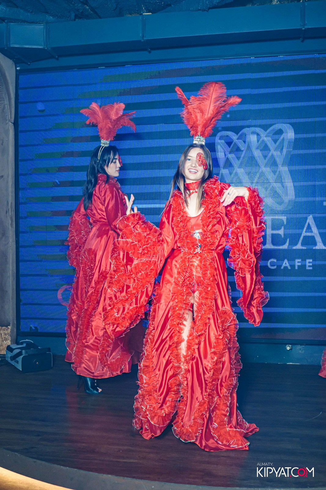 LAUREATE KARAOKE HALL. КИПЯТКОМ АЛМАТЫ!