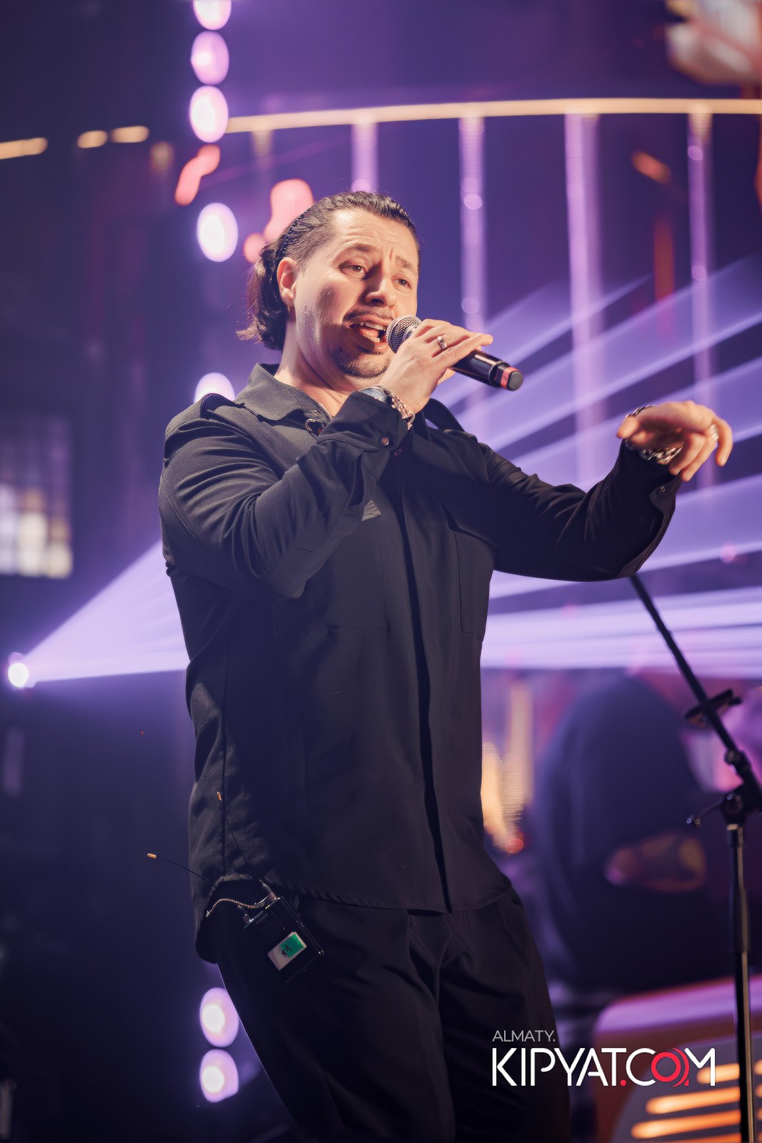 SANTA BARBARA — ПИТ ДЖЕЙСОН (ГР. ПРЕМЬЕР-МИНИСТР) И ИЛЬЯ ЗУДИН (ГР. ДИНАМИТ) НА ПРЕДНОВОГОДНЕЙ ВЕЧЕРИНКЕ. КИПЯТКОМ АЛМАТЫ!