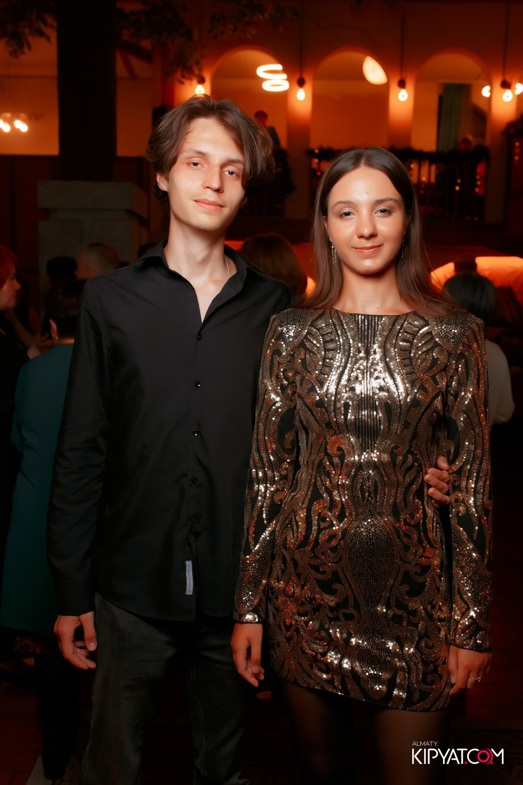 ГРУЗИНСКИЙ ДВОР НА КАБАНБАЙ БАТЫРА. КИПЯТКОМ АЛМАТЫ!