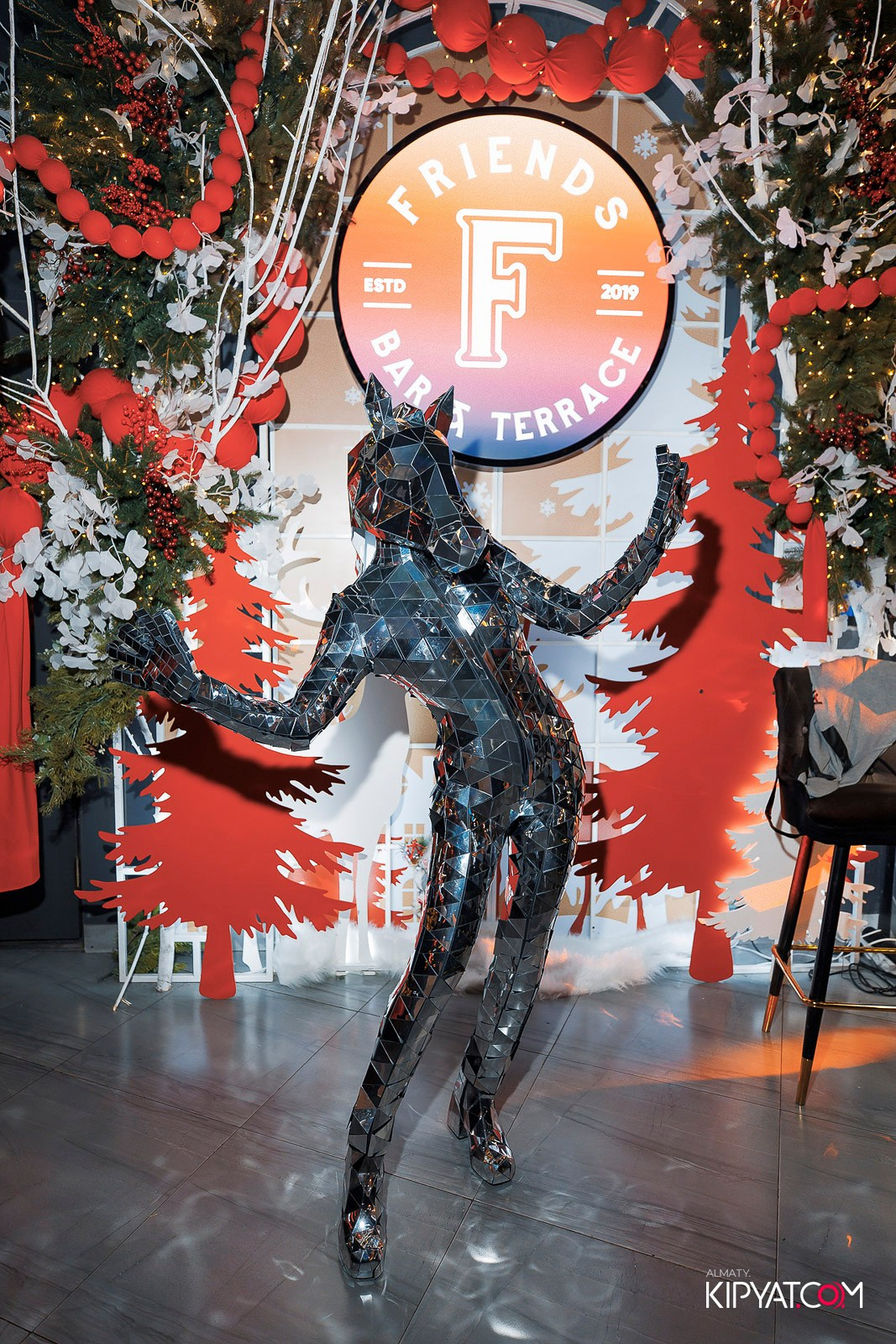 FRIENDS BAR & TERRACE. КИПЯТКОМ АЛМАТЫ! Фотосъемка мероприятий в Алматы