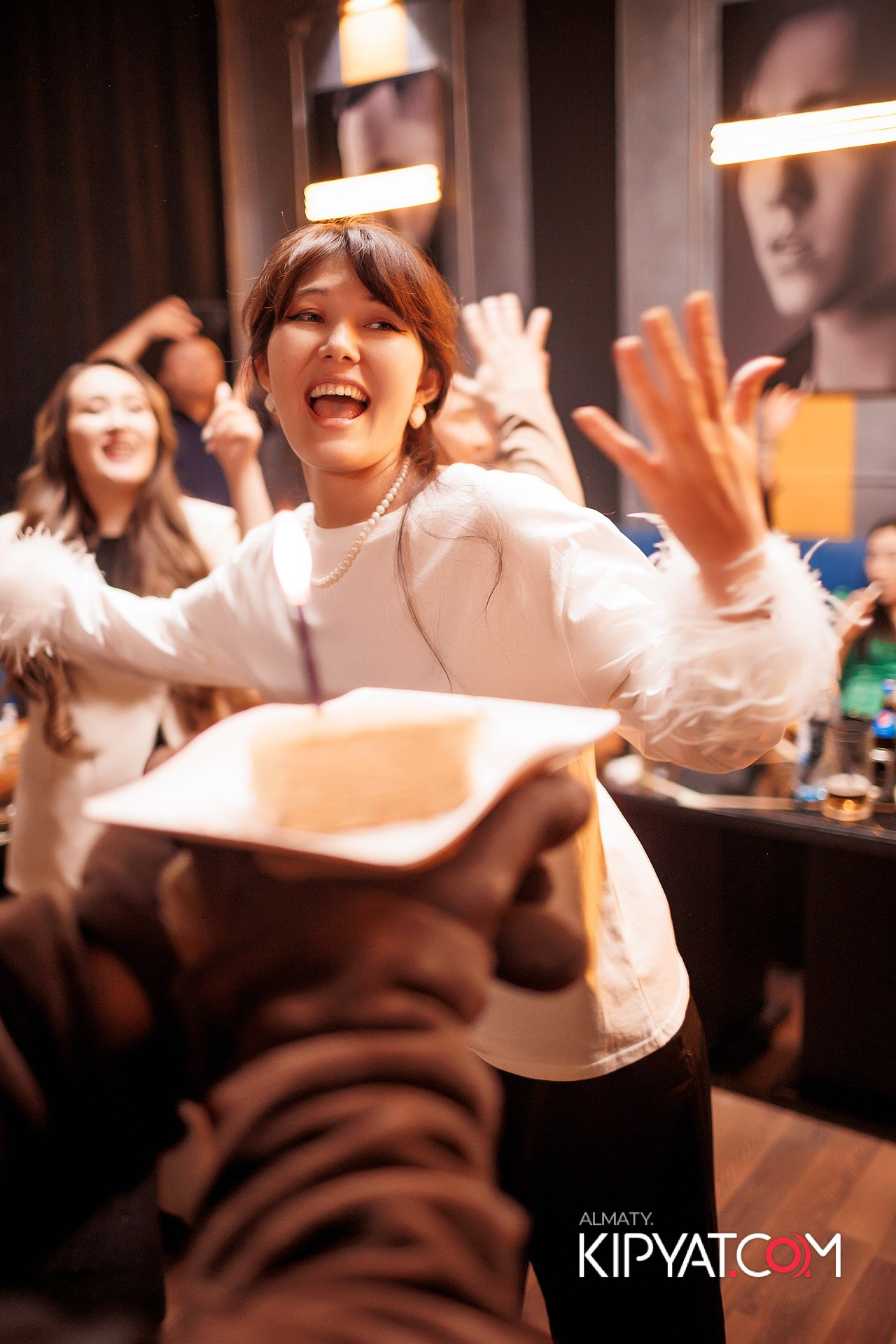 Ухо и Медведь на Курмангазы. КИПЯТКОМ АЛМАТЫ!