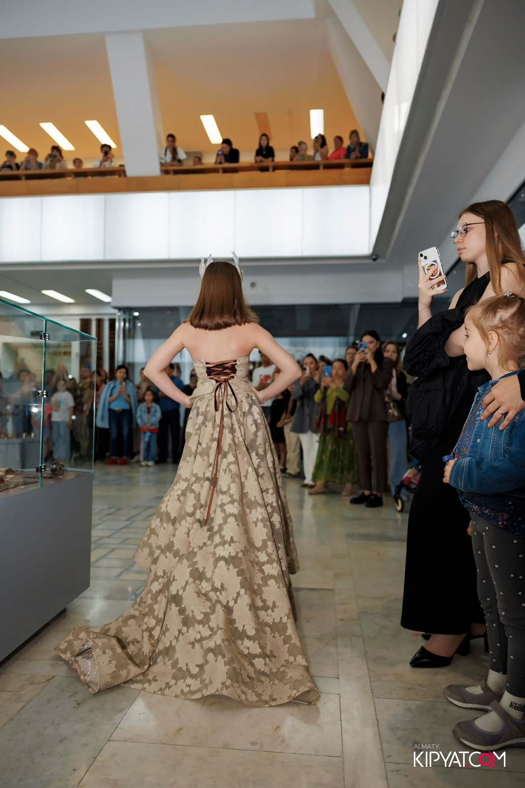 JUNIOR MODELS SHOW. ПЕРФОМАНС НОЧЬ В МУЗЕЕ. КИПЯТКОМ АЛМАТЫ! Фотосъемка мероприятий в Алматы