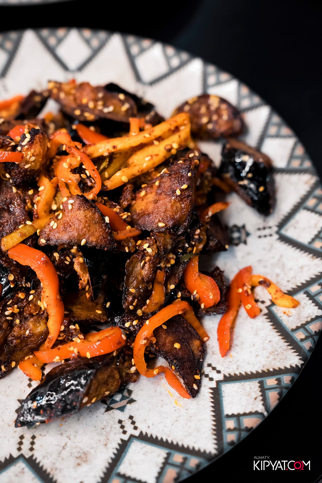 СЕМЕЙНЫЙ РЕСТОРАН BAZAAR. КИПЯТКОМ АЛМАТЫ!