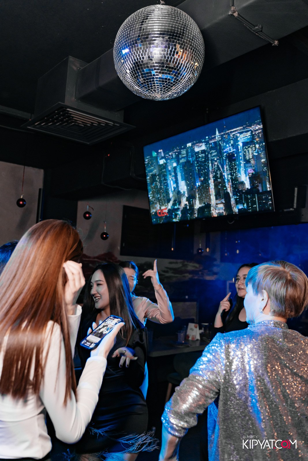 SPACE LOUNGE BAR. КИПЯТКОМ АЛМАТЫ!