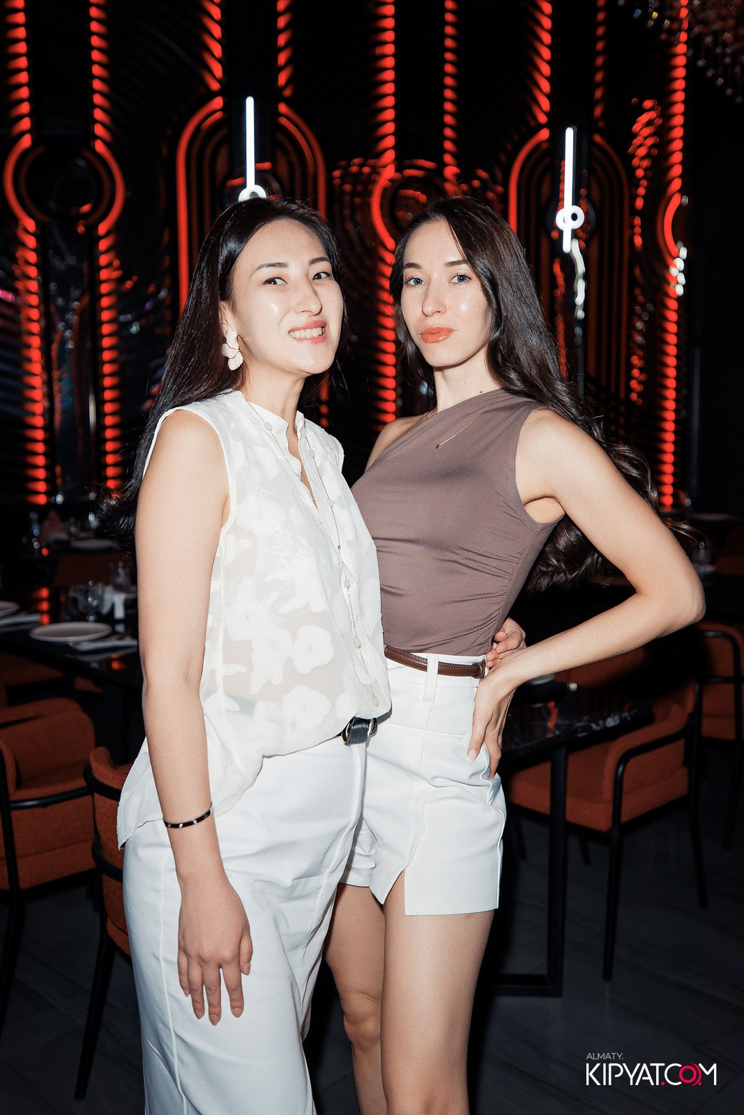 FRIENDS BAR & TERRACE. КИПЯТКОМ АЛМАТЫ!