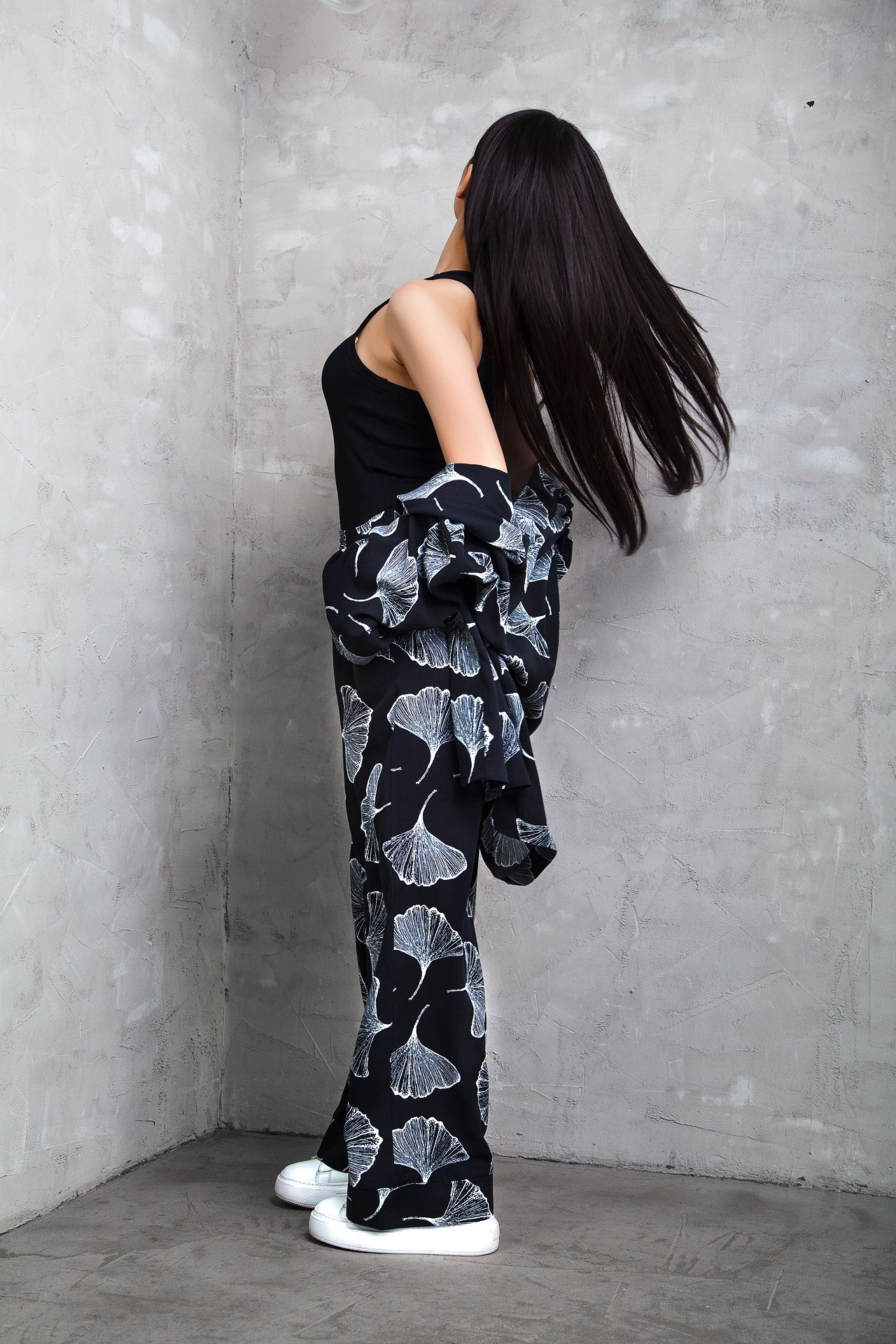 Реклама женской одежды. Натан Супервайзер по Продакшену