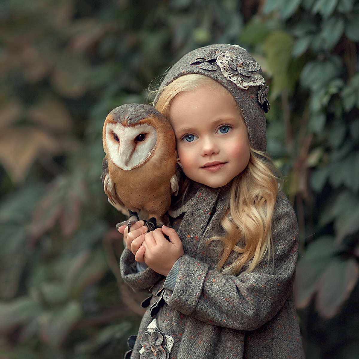 Виола с совой. Детский и семейный фотограф Елена Михайлова в Москве