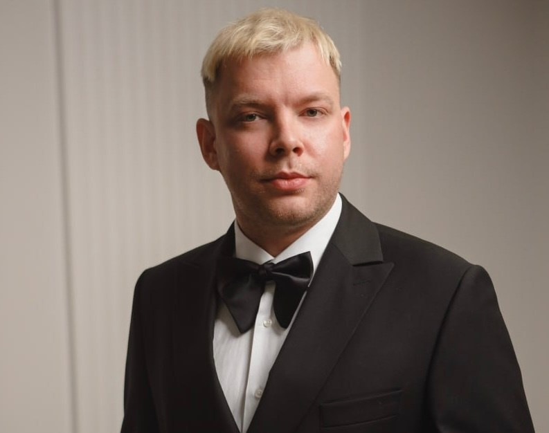 ВЕДУЩИЙ ПАВЕЛ ПАВЛОВ