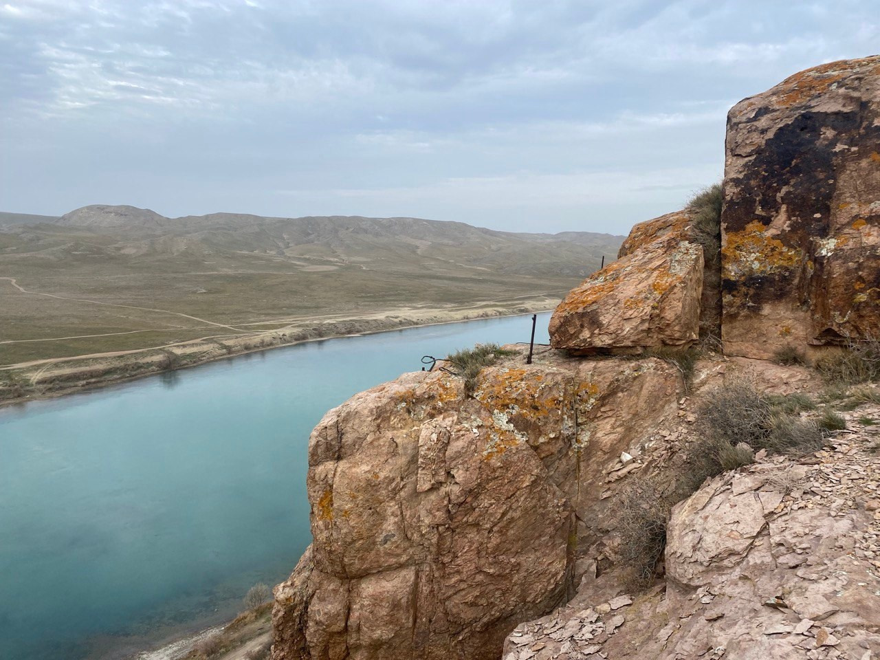 Экскурсия и тур в Крепость Номад и к Петроглифам Тамгалы Тас Будда из Алматы