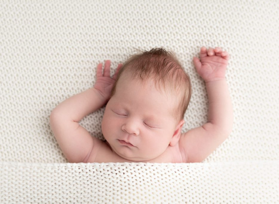 Новорожденные. Фотосессия в студии в Москве от профессионального фотографа услуги по доступным ценам