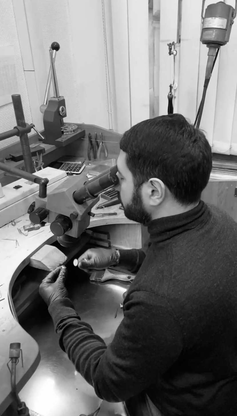 Увлечен процессом Работы. Семейная ювелирная мастерская ARMA