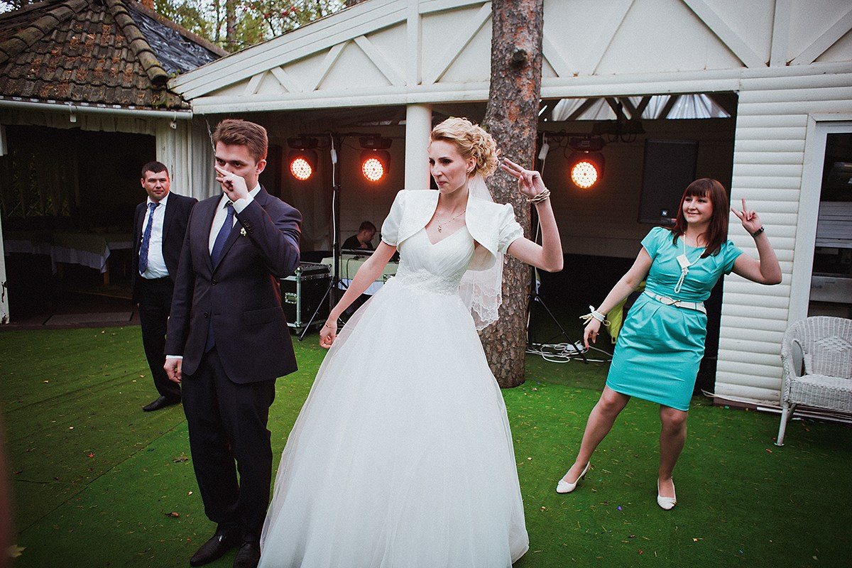 Свадебная прогулка Алекса и Даши. Фотограф крещение венчание в Петербурге! Помогает подобрать храм и посоветовал душевного батюшку в СПб